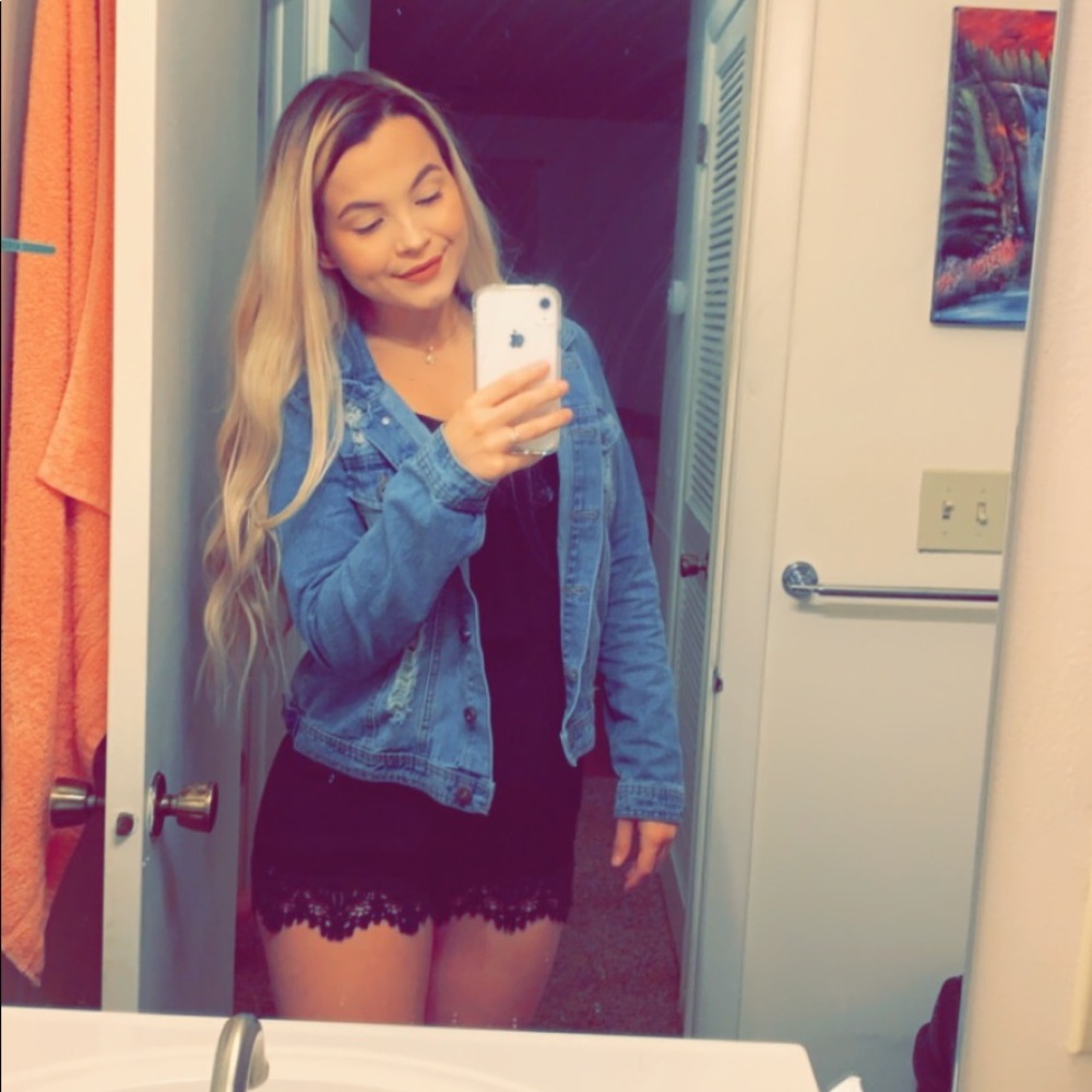 Meet your Posher, Chloe